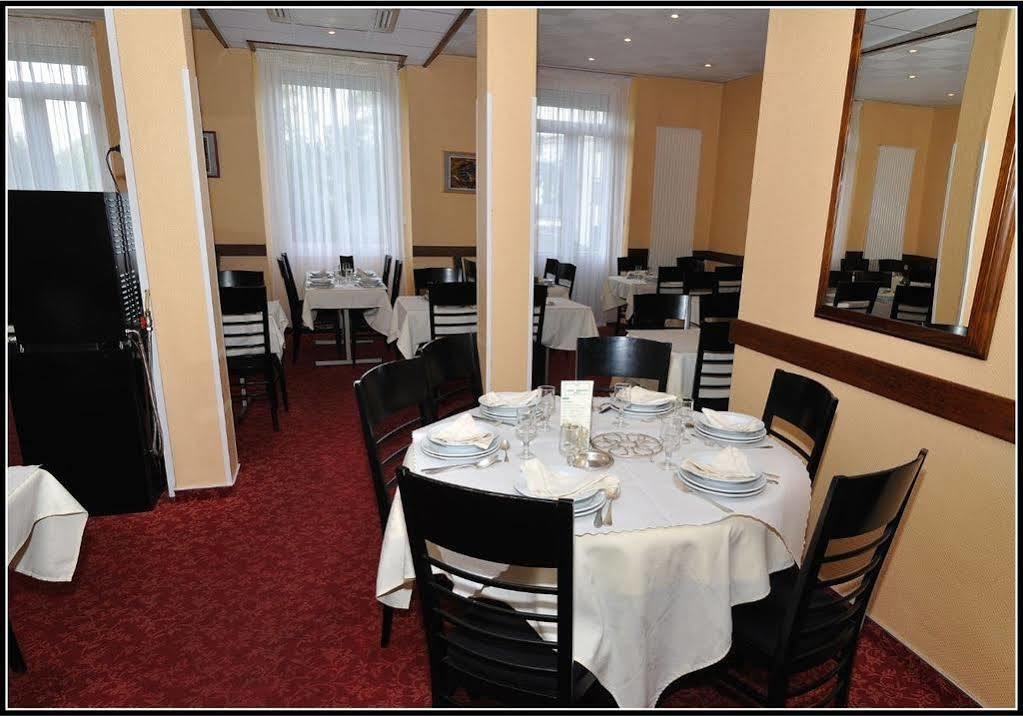 Hotel Montfort Lourdes Kültér fotó