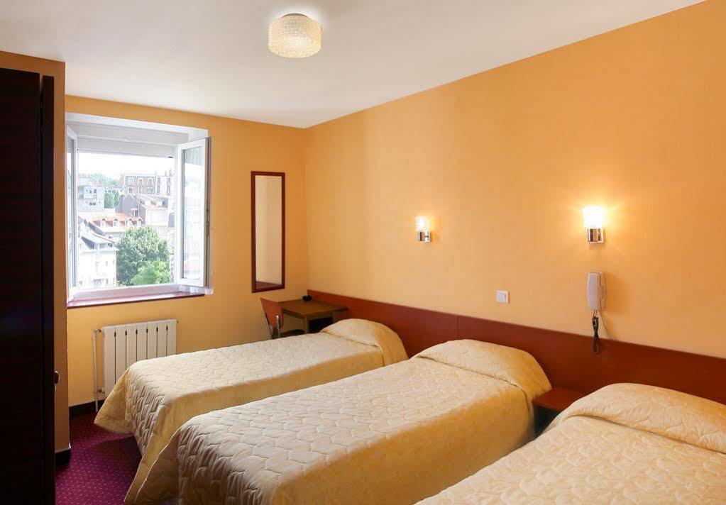 Hotel Montfort Lourdes Kültér fotó